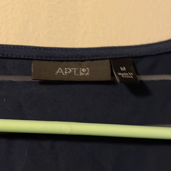 Short sleeved navy top - Picture 3 of 3